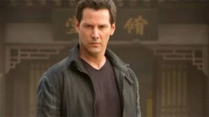 keanu reeves in a scene from his Люди забывают, что Киану Ривз был режиссером одного из лучших фильмов о боевых искусствах «Человек из Тайцзи» 2010-х годов