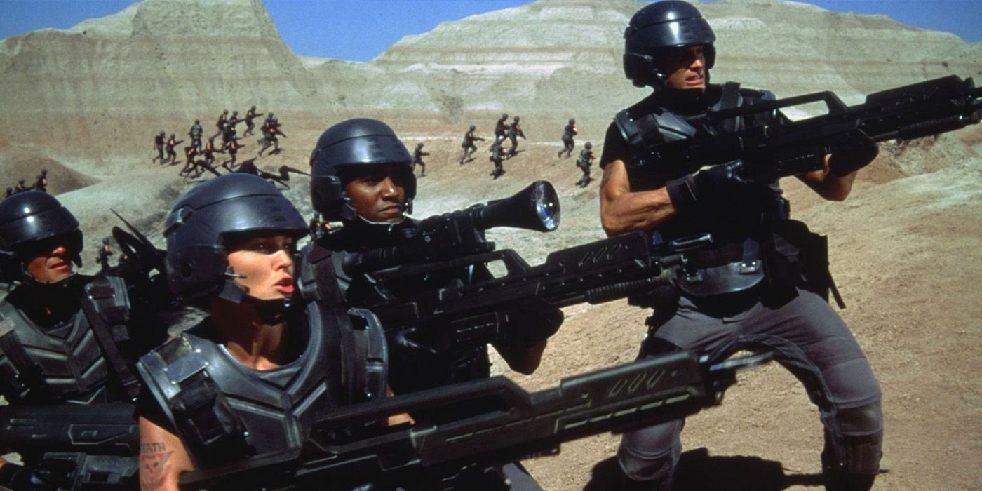 starship troopers mobile infantr Похоже, что ремейк «Звездного десанта» Нилла Бломкампа полностью упускает суть оригинала - и это может стать большой проблемой